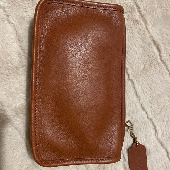Coach Chunky Case in British Tan - Picture 2 of 7